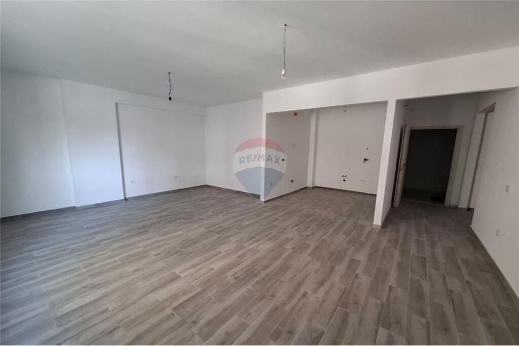 🏡 Appartamento 2+1 in Vendita – Via Gjergj Kastrioti, Vlora