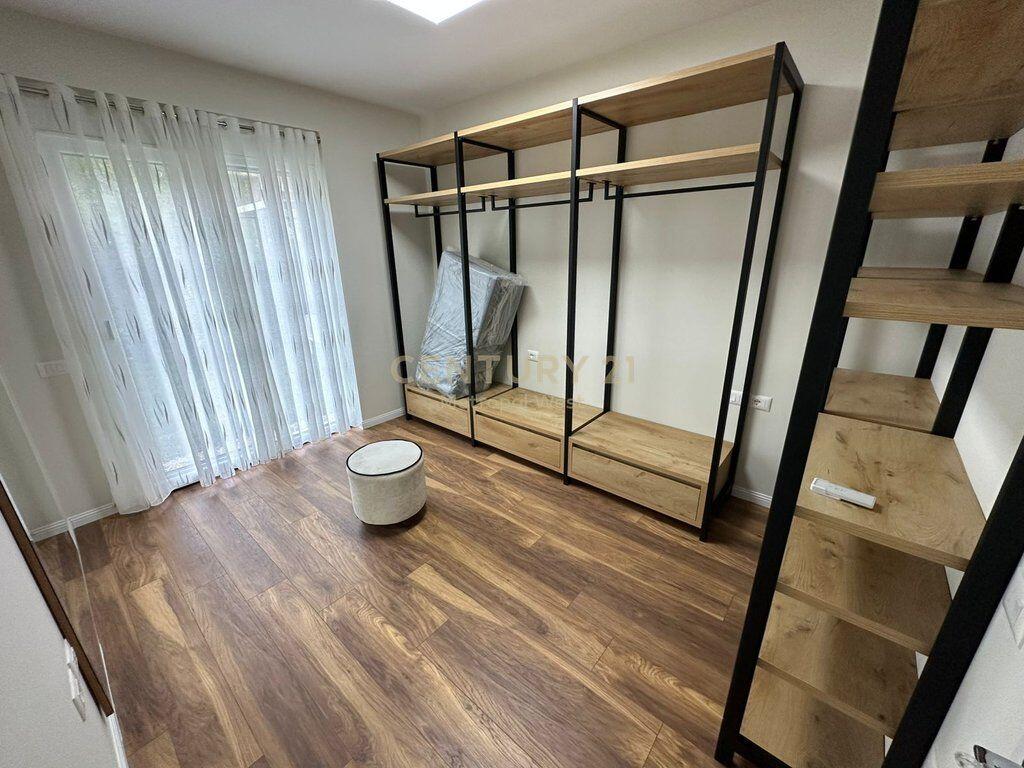 APARTAMENT MODERN 2+1+2 KOMPLEKSI FZ, LIQENI I THATE!