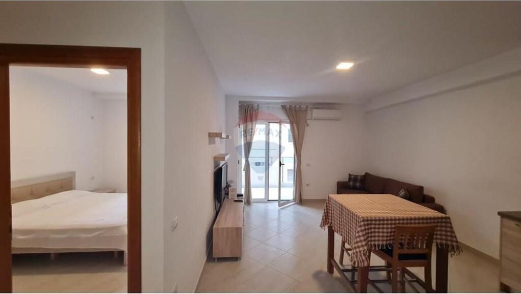 🏡 Apartament 1+1 për Shitje – Lungomare, Vlorë