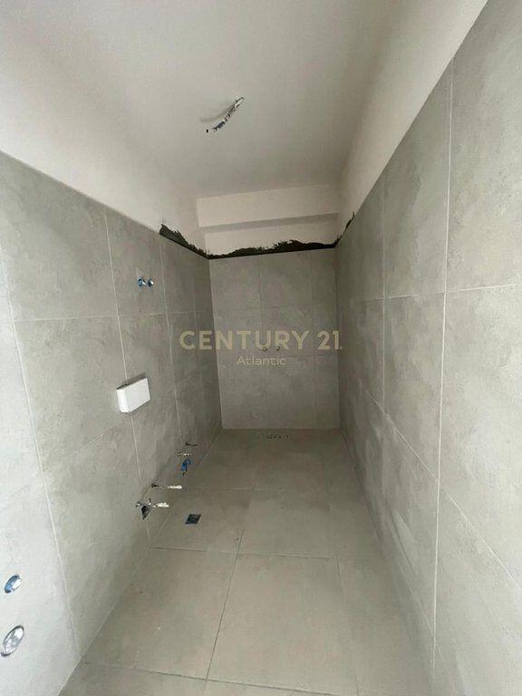 Apartment 1+1 for Sale – Mali i Robit, Golem !! 77,000 €