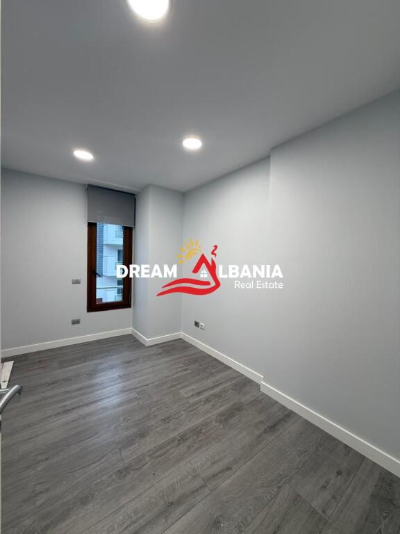 Jepet me Qera Zyre/Ambient Biznesi tek Rruga e Kavajes prane Delijorgjit ne Tirane (ID 4261900)