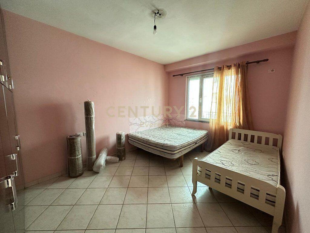 5 MAJI, APARTAMENT 1+1 PER QIRA 350 € /Muaj