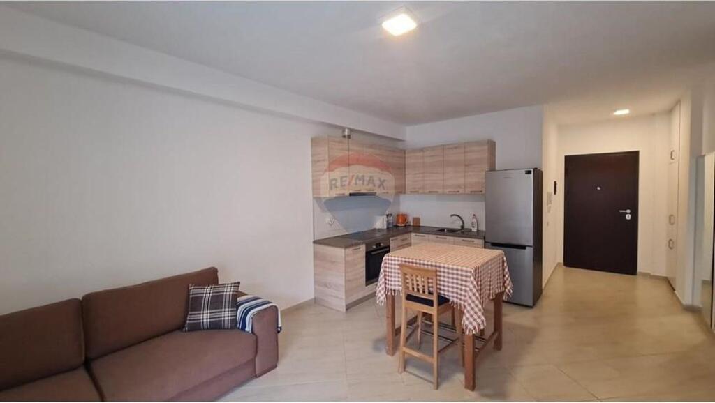 🏡 Apartament 1+1 për Shitje – Lungomare, Vlorë