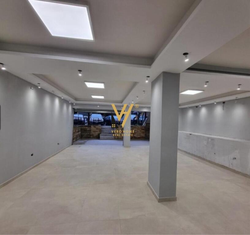SHITET AMBIENT BIZNESI 94 M2 TE HOXHA TAHSIN 134.000 EURO