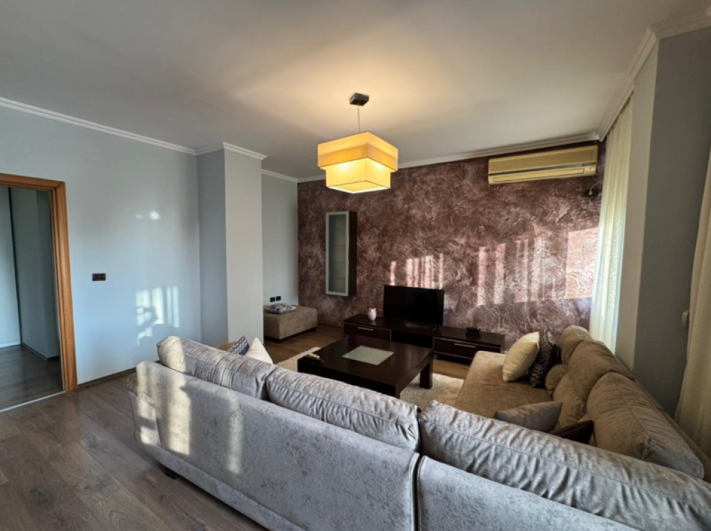 🏠 Jepet me qira apartament 2+1+2 – Rruga e Dibrës  