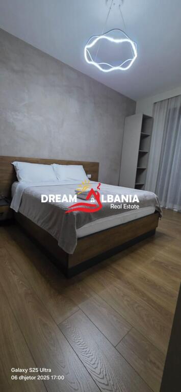 Duplex e 2 posti auto in affitto in via Barrikadave vicino al Centro a Tirana (ID 42211370)