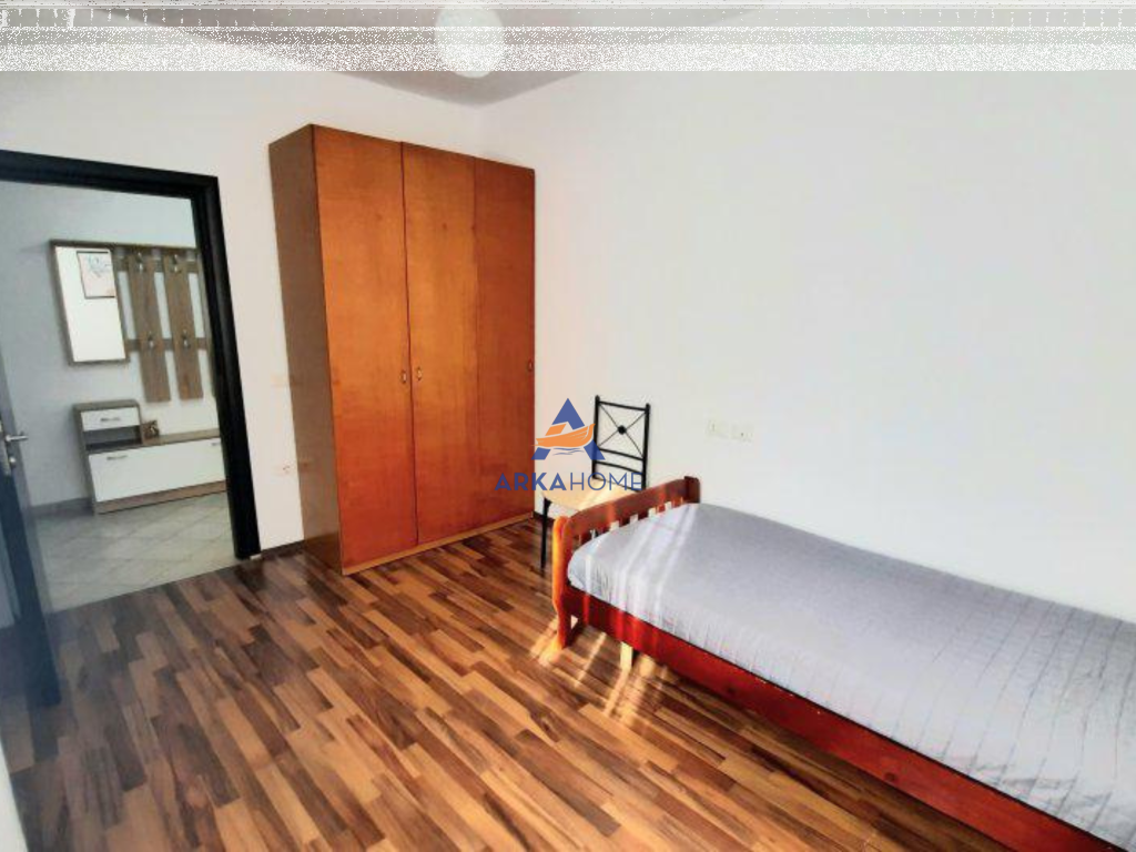 AFFITTASI APPARTAMENTO 2+1+BALCONE "VIALE ZOGU I PARE" 500 EURO