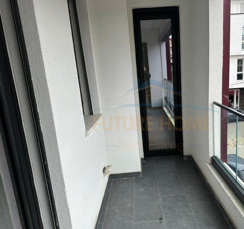 Qera , Apartament 2+1+2 , Komuna e Parisit , Tirane.