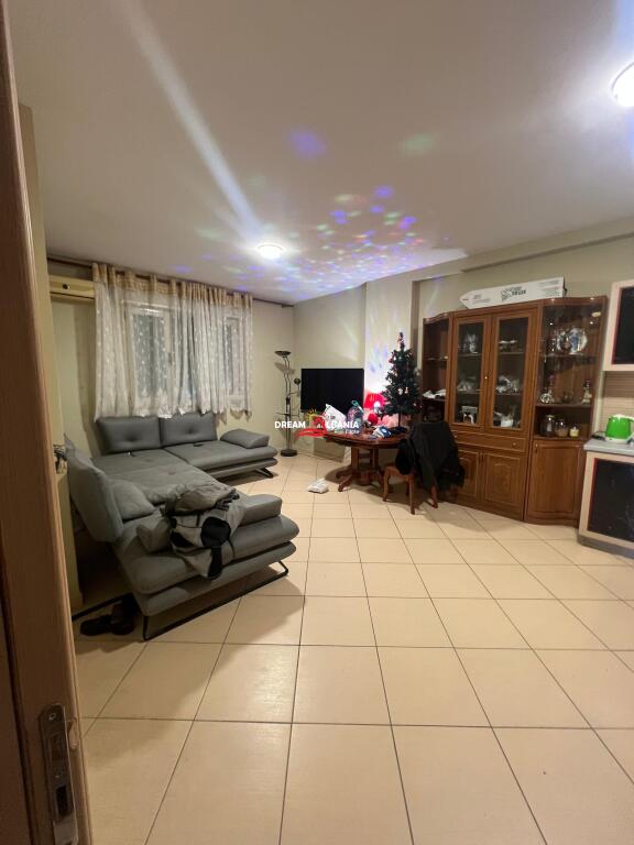Apartament me qera 2+1+2wc me Post Parkimi prane Kodres Diellit, Tirane (ID 42215463)
