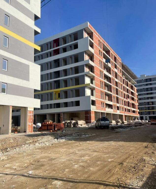 Shitet Apartament 2+1 te Kompleksi Univers City