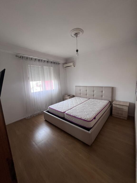 🏠APPARTAMENTO IN AFFITTO 1+1📍DEVIAZIONE DEL COMUNE-💶 50.000 LEKE/MESI-🏢2° PIANO, CON ASCENSORE