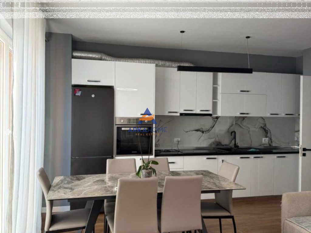JEPET APARTAMENT ME QERA 2+1+BALLKON "PRANE ALB MARKET,JORDAN MISJA" 650 EURO