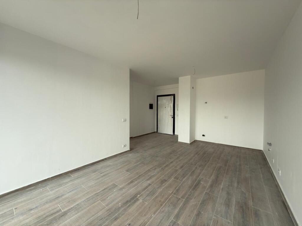 Shitet Apartament 1+1+post parkimi, “Ish sheshi Shqiponja”, Tiranë