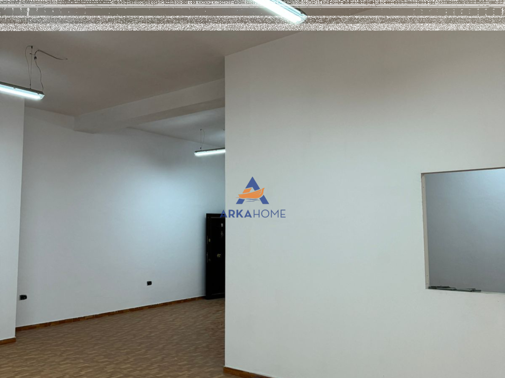 LOCALE COMMERCIALE IN AFFITTO 115M2 "IN VIA DIBRA" 100.000 LEKE