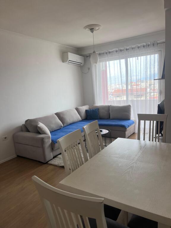 🏠APPARTAMENTO IN AFFITTO 1+1📍DEVIAZIONE DEL COMUNE-💶 50.000 LEKE/MESI-🏢2° PIANO, CON ASCENSORE