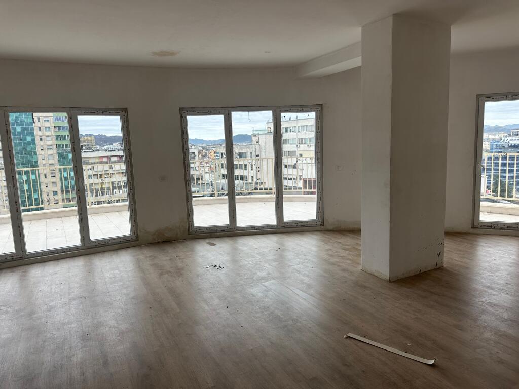 Apartment for Rent in Zogu i Zi for Office