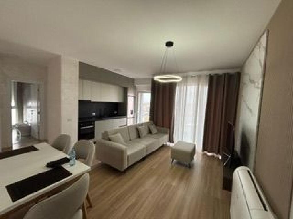 Penthouse 2+2+3ballkone në Don Bosko me 800€