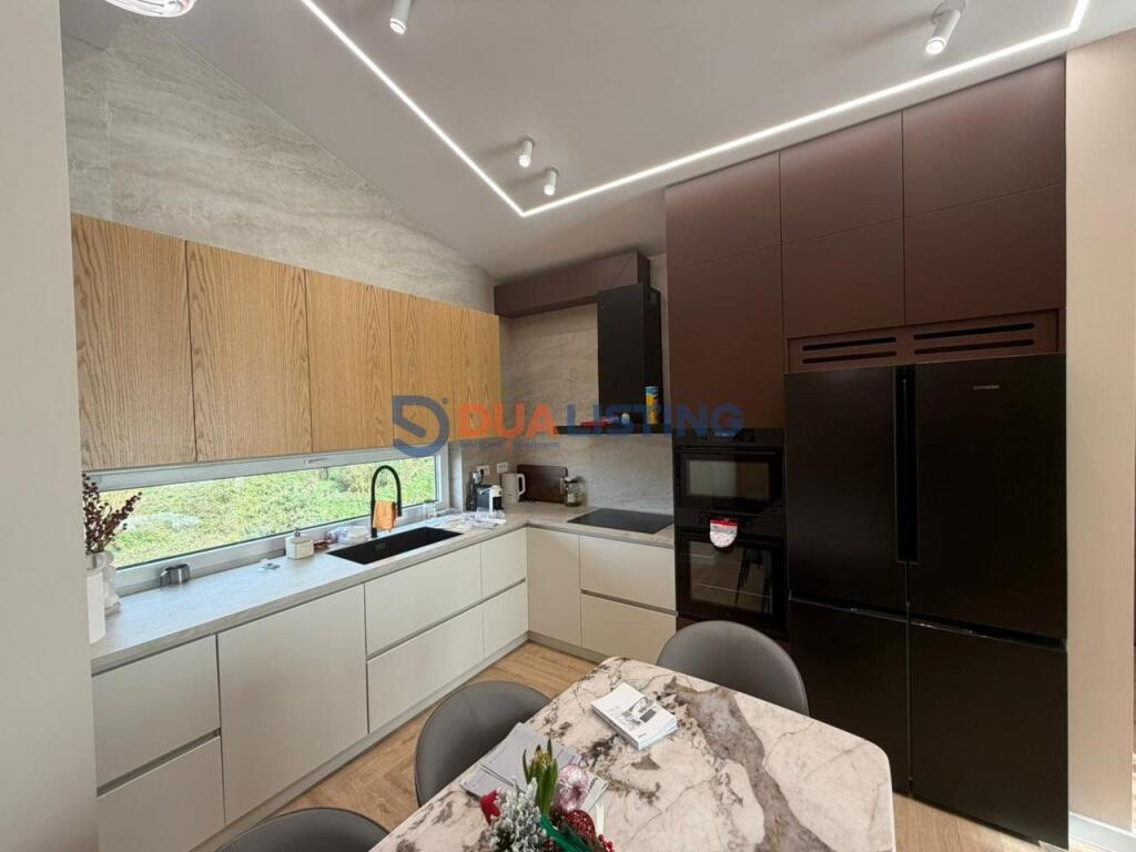 Super apartment/ villa floor for rent, Sauk