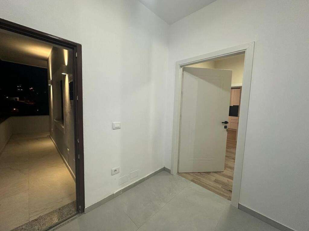 🏡 Jepet me Qira Apartament 2+1 (pjesë vile) – 📍 Sauk💶 500 € / muaj