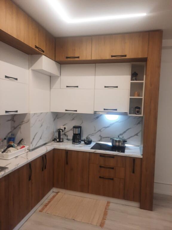 In affitto Appartamento 2+1+2 Complesso Arlis (via Dibra) 750 euro