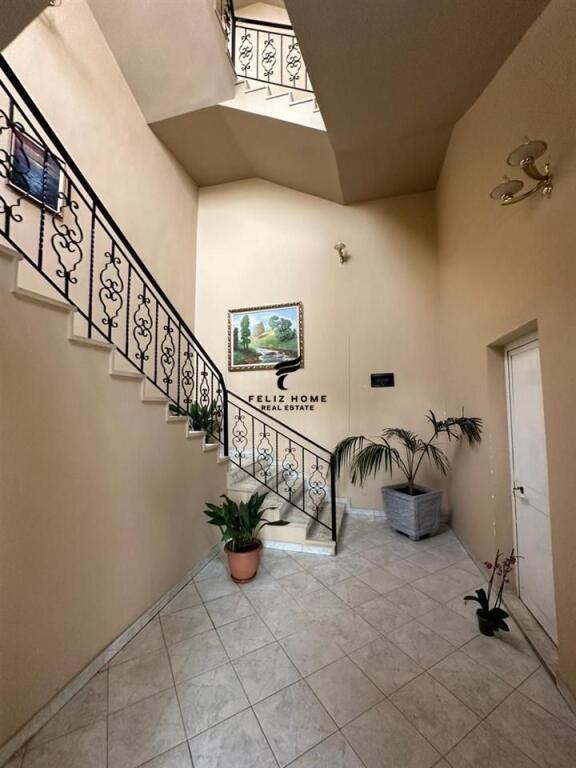 AMBIENT BIZNESI ME QERA 761 M2 ASTIR 5.000 EURO