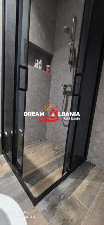 Duplex e 2 posti auto in affitto in via Barrikadave vicino al Centro a Tirana (ID 42211370)