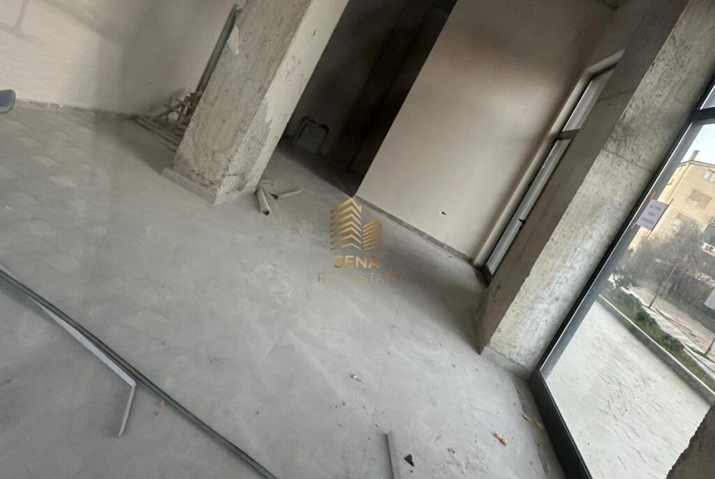 Affitto, Locale Commerciale 60m², Astir – Complesso Jolla, 600 Euro/mese