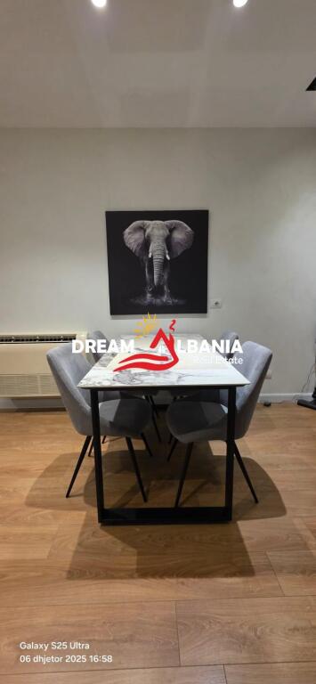 Duplex e 2 posti auto in affitto in via Barrikadave vicino al Centro a Tirana (ID 42211370)