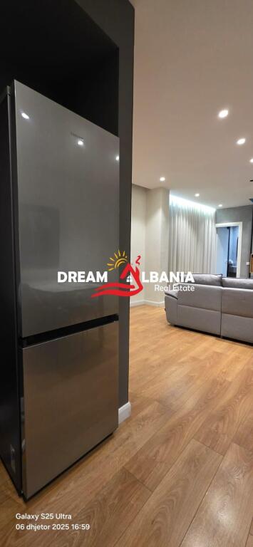 Duplex e 2 posti auto in affitto in via Barrikadave vicino al Centro a Tirana (ID 42211370)