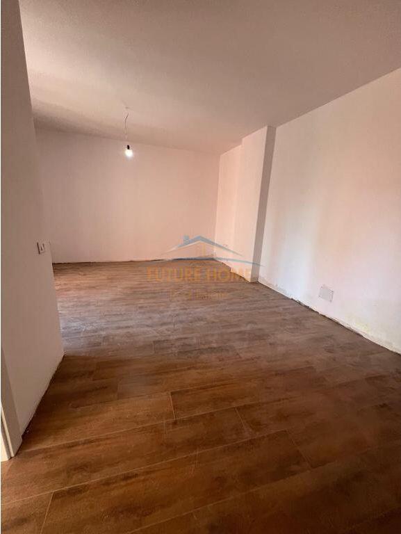 Shitje, Apartament 1+1,Galeria Roma , Rruga e Kavajes, Tirane