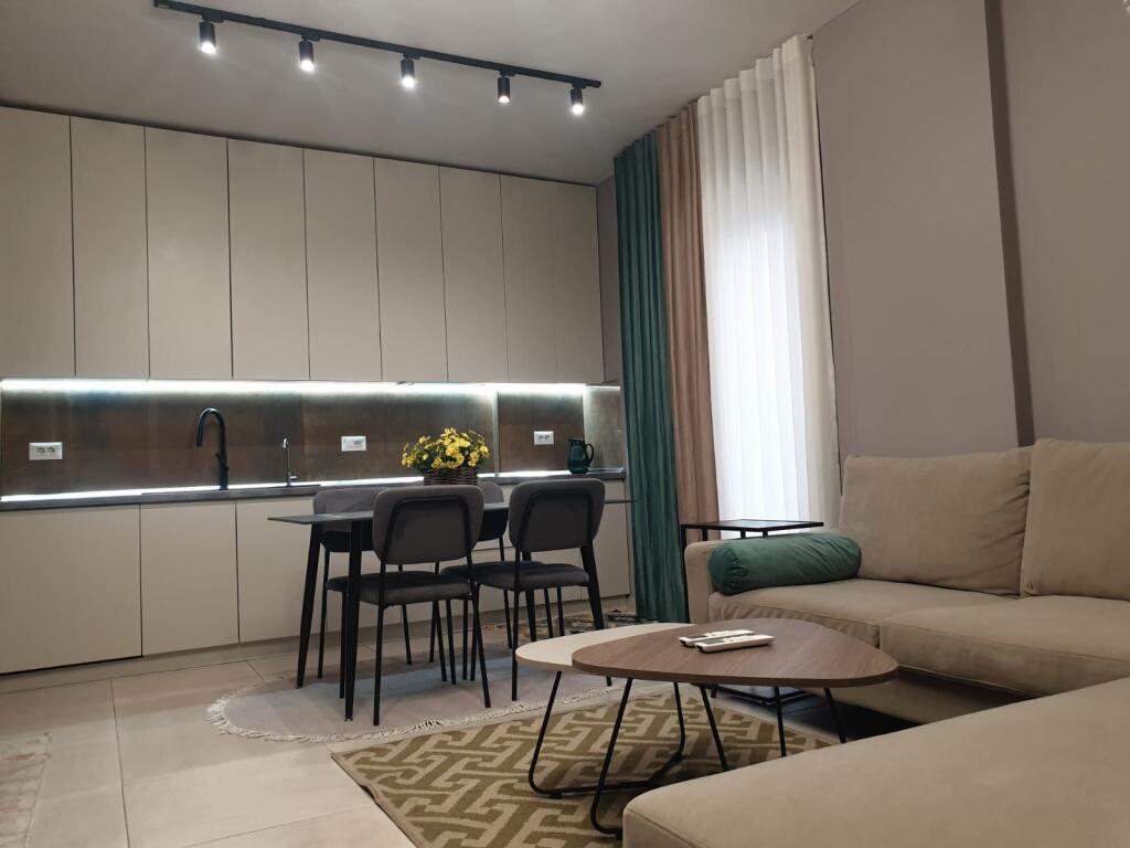 For rent apartment 2+1+2 + veranda, in Kodra e Diellit