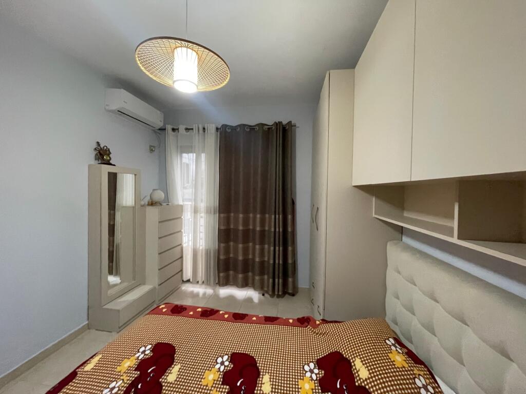 Apartment 2+1, Ali Dem!