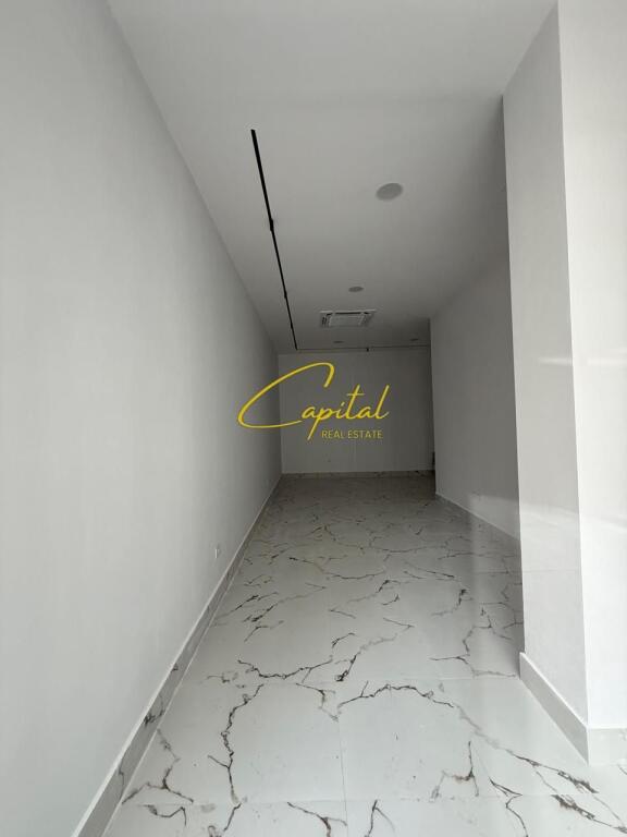 BUSINESS PREMISES FOR RENT 40 M2 CENTER 900 EURO