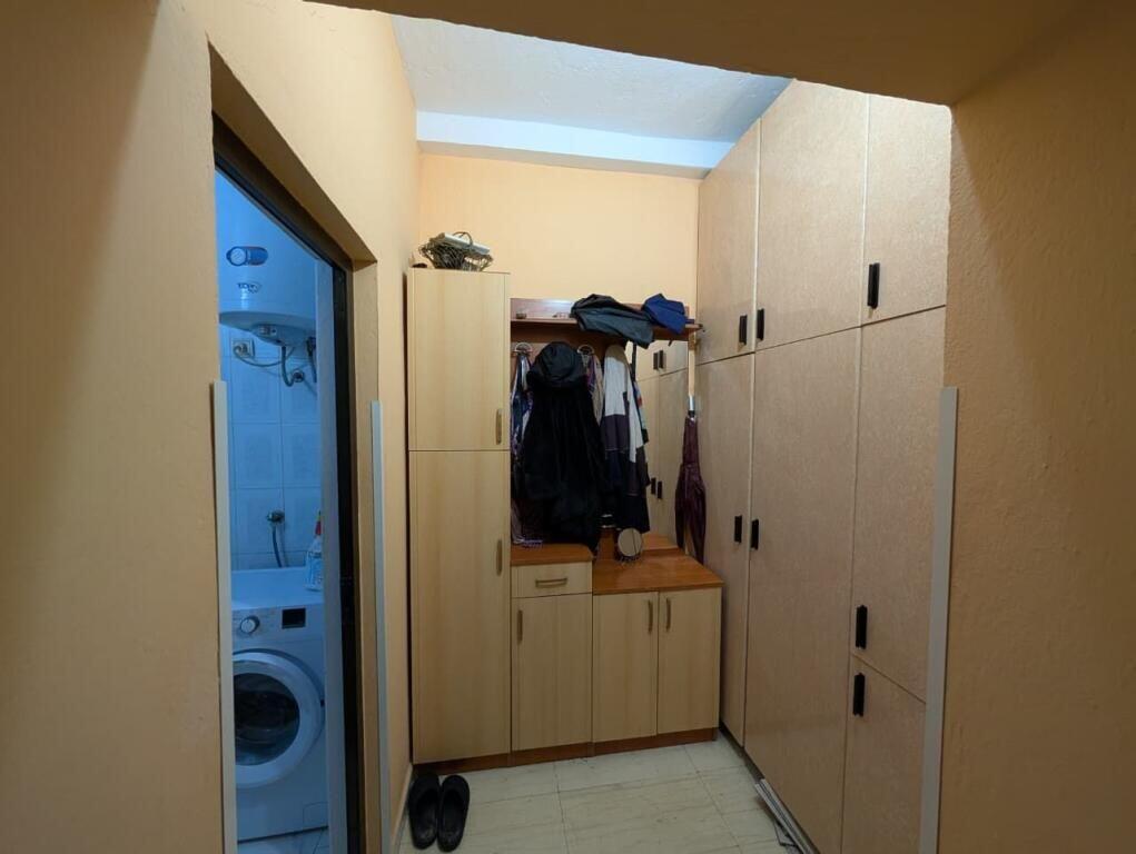 🏡 VENDESI APPARTAMENTO 2+1 – VIA FOTO JANKU (vicino all'Ufficio del Catasto