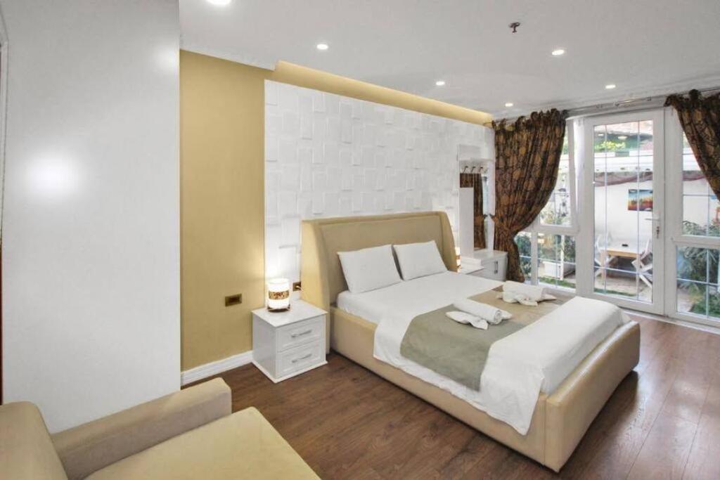 SHITET HOTEL 9-KATESHET 2.000.000 EURO