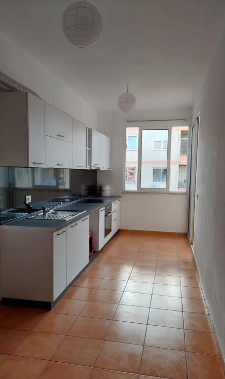 For rent Apartment 2+1+2, Astir Fratari complex opposite the Playground 450 thousand leke