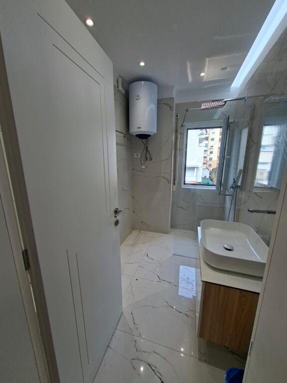 M. SHYRI  APPARTAMENTO 2+1+POSTO AUTO IN AFFITTO   1.000 EURO
