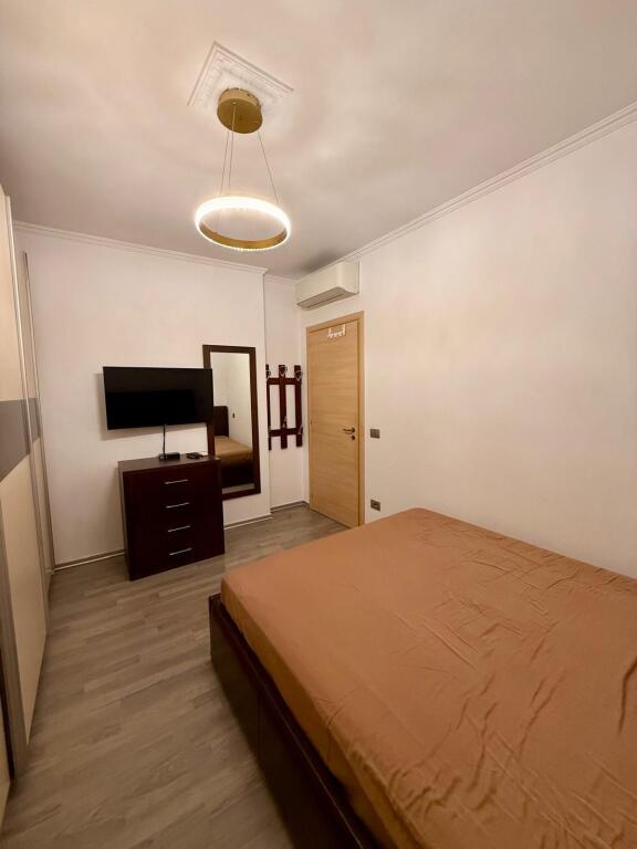 APARTAMENT ME QERA 2+1 RRUGA E DIBRES 600 EURO