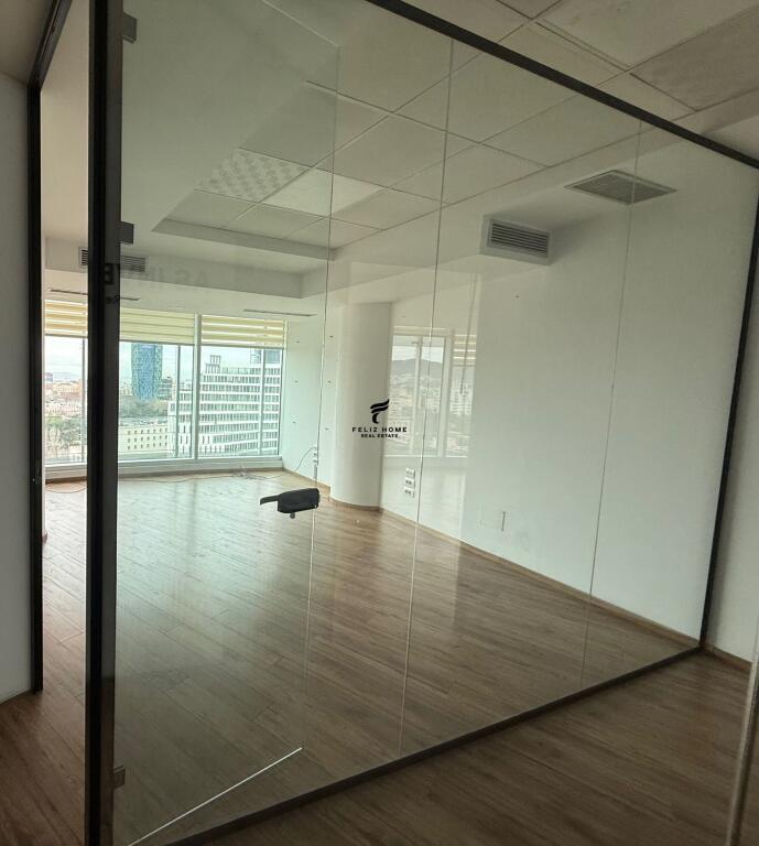 OFFICE FOR RENT 139 M2 ETC 4,170 EURO