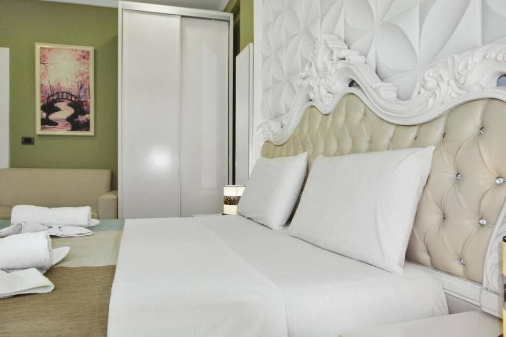 SHITET HOTEL 9-KATESHET 2.000.000 EURO