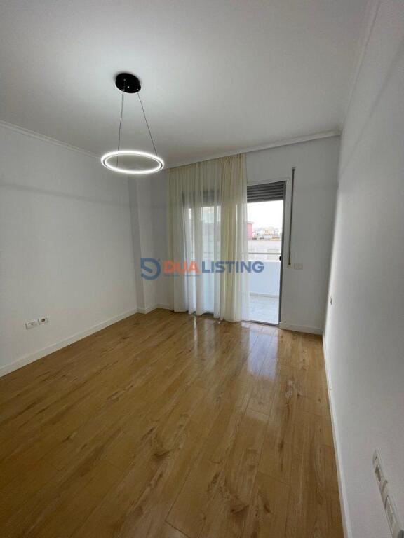 Shitet apartament 2+1 në Astir, pranë Hotel Roland !