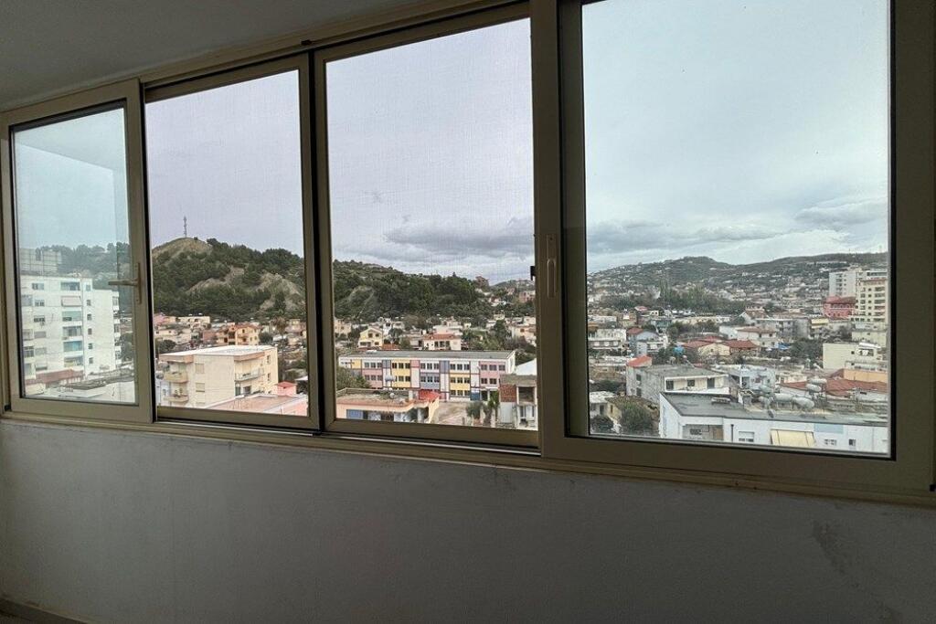 🏡 Apartment 3+1+2 for Sale – Rruga e Re, Vlorë