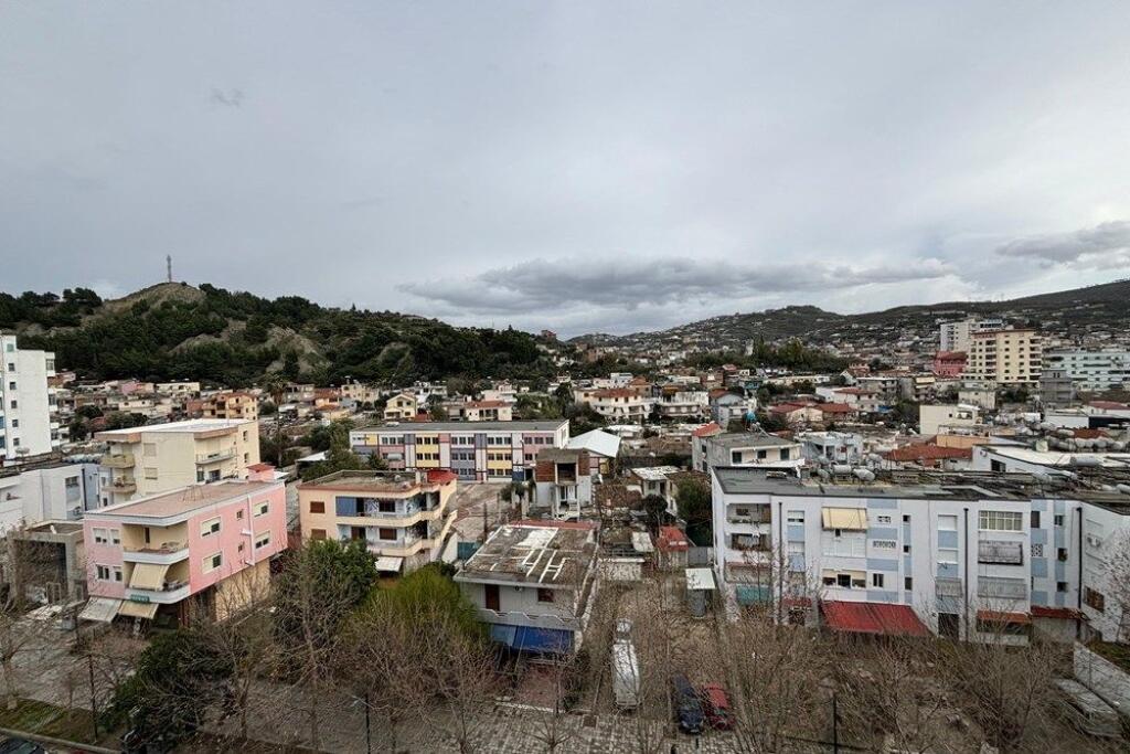 🏡 Apartment 3+1+2 for Sale – Rruga e Re, Vlorë