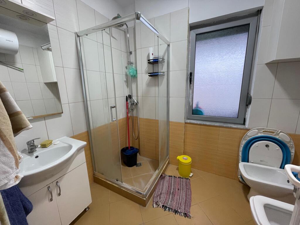 Apartment 2+1, Ali Dem!