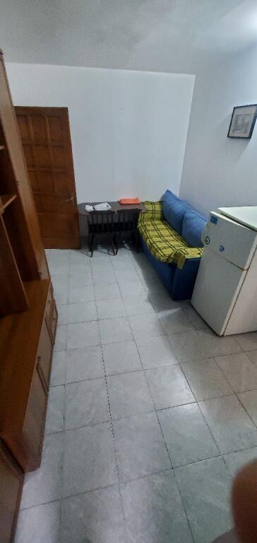Jepet me qera apartamenti 1+1 , rruga 4 Deshmoret prane Gjimnazit Partizani 350 mije leke