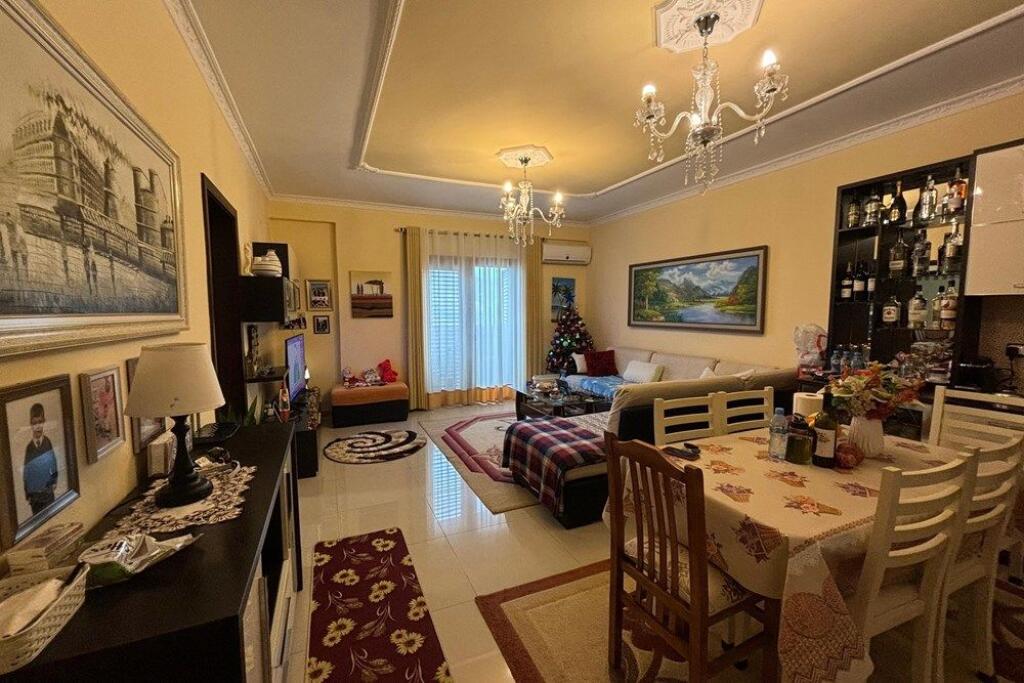 🏡 Apartment 3+1+2 for Sale – Rruga e Re, Vlorë