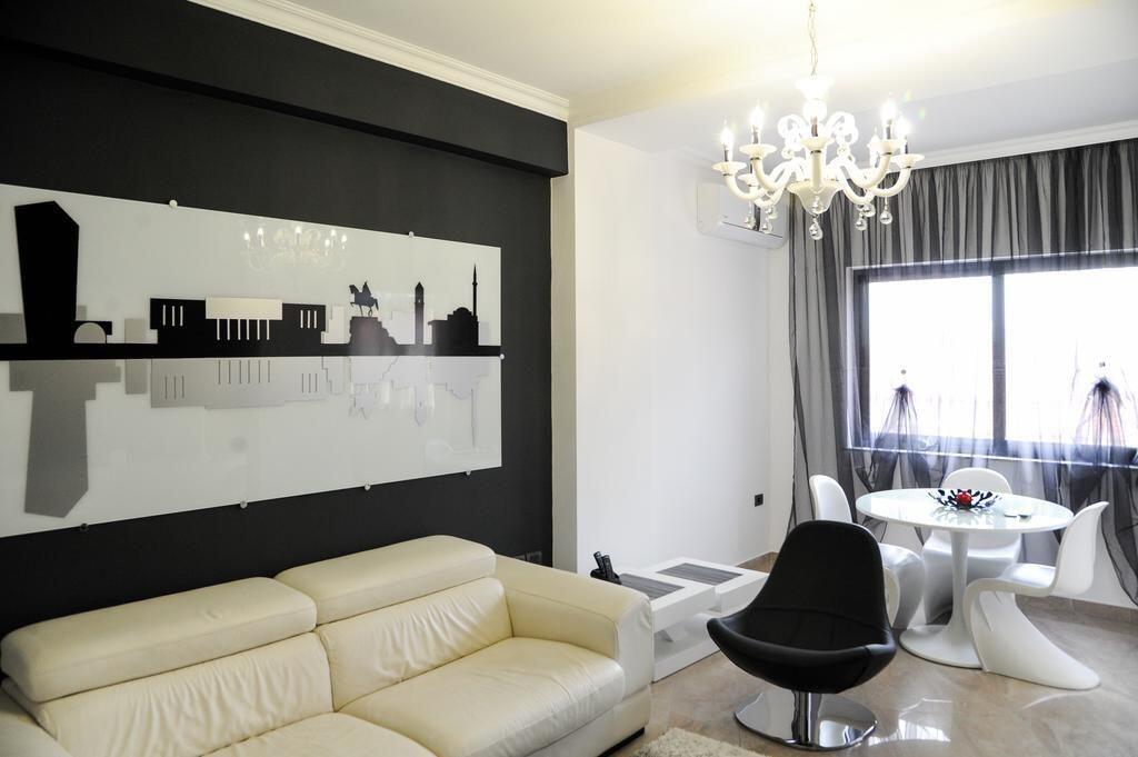🏡 Apartment 2+1+2 for rent in Bllok – Tirana