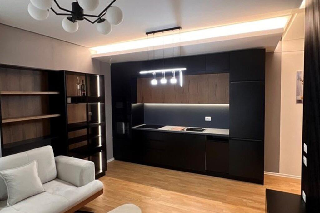 APARTAMENT 2+1 PER QIRA TEK RRUGA E DIBRES