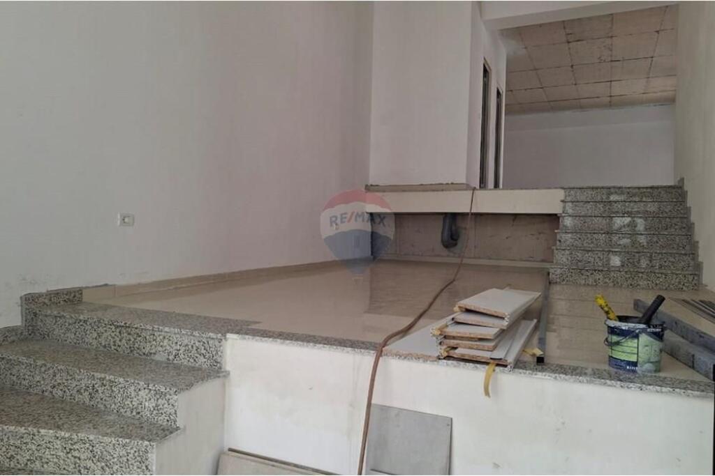 Dyqan - Për Shitje - Rruga Qemal Stafa, Tiranë(ID: 530181096-204)