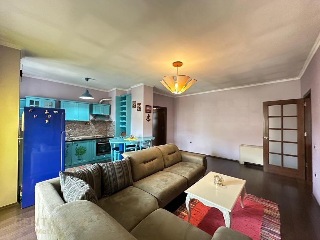 Selling 2+1 apartment with wardrobe-Yzberish!